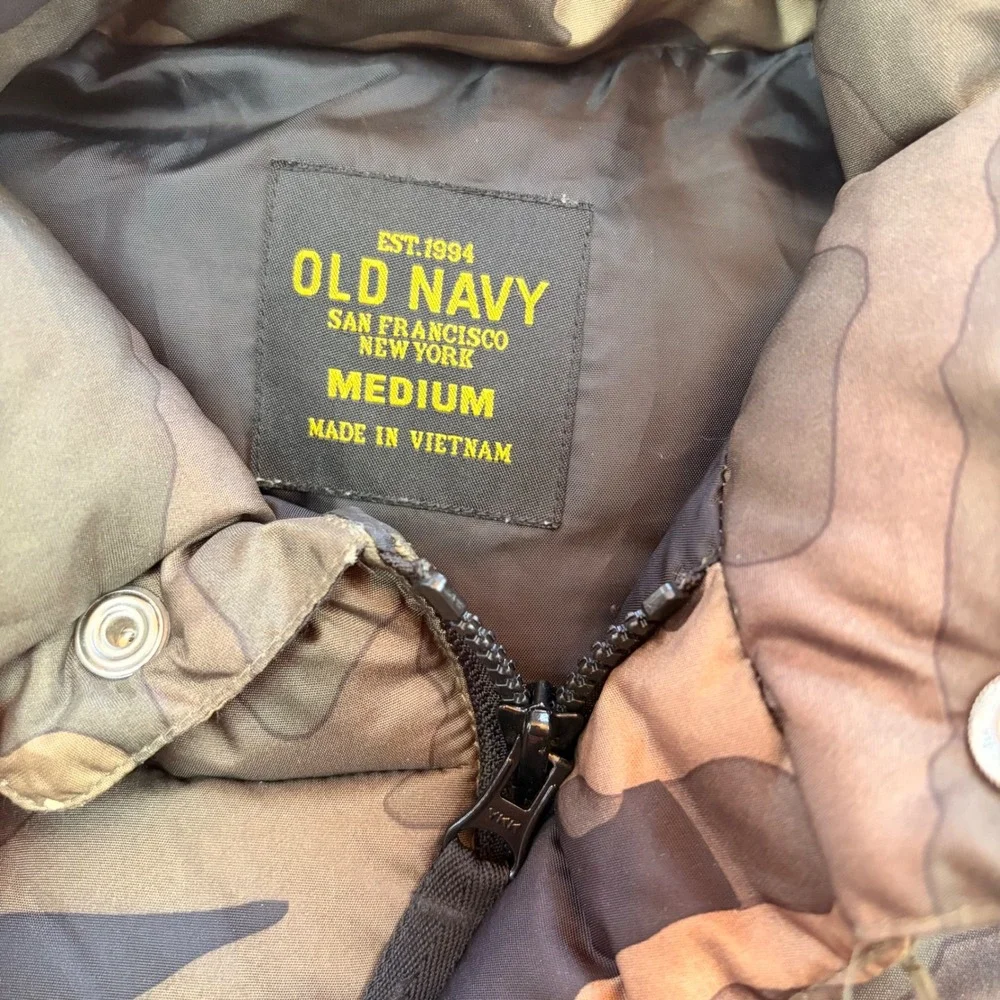 Kids Old Navy Camo Puffer Vest‎ Size Medium Padded Zip Pockets Excellent